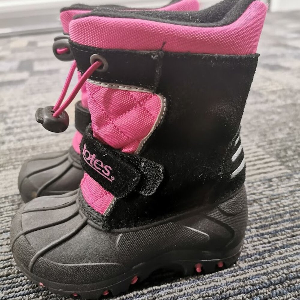 Totes girls winter boots, black and pink size 6